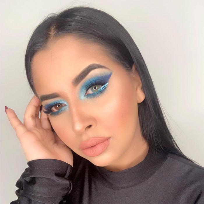 Lenti Colorate Effetto Naturale Queen Blue &#8211; Colore Occhi: Castano